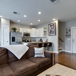  Apartment Stunning Minutes From Broadway